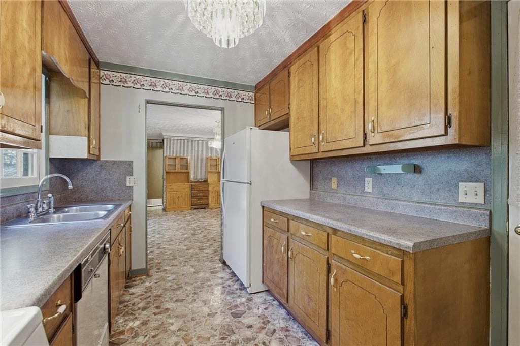 3 bedroom, 2 bathroom, 1,176 sq ft single family residence for sale at 41 Green Forest Parkway, Jasper, GA 30143 — photo 4