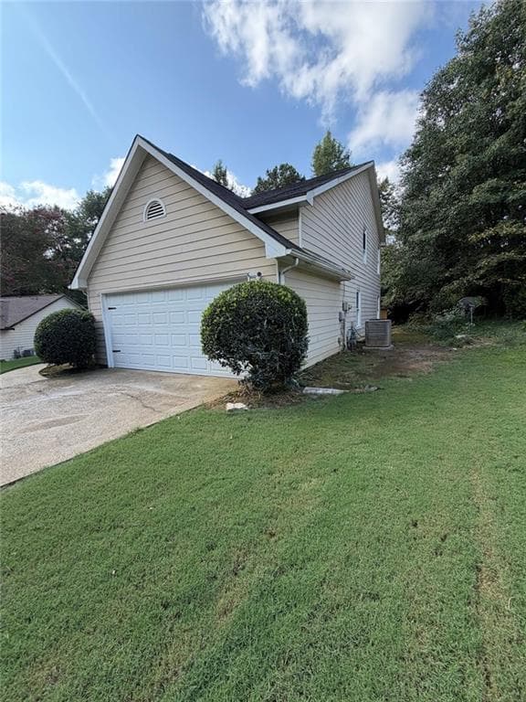 3 bedroom, 2 bathroom, 2,343 sq ft single family residence for sale at 225 Kimball Ridge Court, Johns Creek, GA 30022 — photo 2