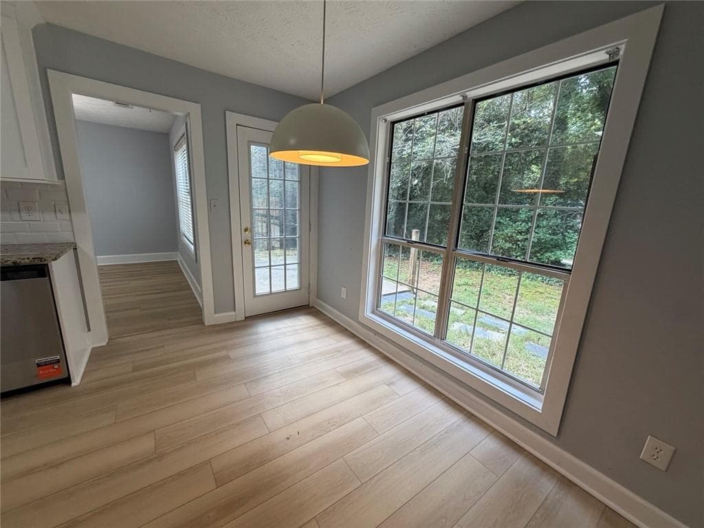 3 bedroom, 2 bathroom, 2,343 sq ft single family residence for sale at 225 Kimball Ridge Court, Johns Creek, GA 30022 — photo 10