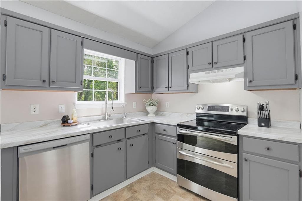 3 bedroom, 2 bathroom, 1,260 sq ft single family residence for sale at 6345 Hickory Hills Road, Cumming, GA 30041 — photo 2
