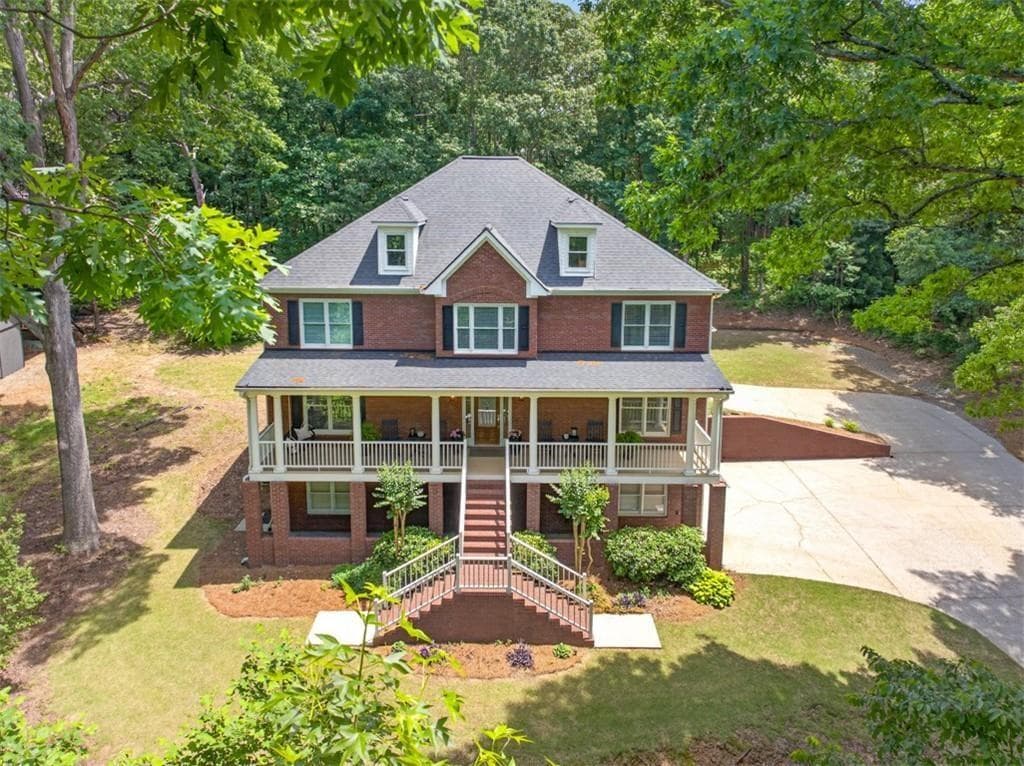 4 bedroom, 3 bathroom, 3,598 sq ft single family residence for sale at 667 Wellington Drive, Winder, GA 30680 — photo 2