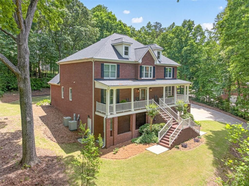 4 bedroom, 3 bathroom, 3,598 sq ft single family residence for sale at 667 Wellington Drive, Winder, GA 30680 — photo 3