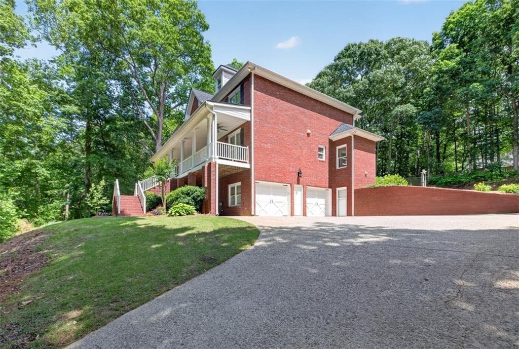 4 bedroom, 3 bathroom, 3,598 sq ft single family residence for sale at 667 Wellington Drive, Winder, GA 30680 — photo 6