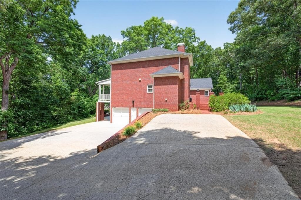 4 bedroom, 3 bathroom, 3,598 sq ft single family residence for sale at 667 Wellington Drive, Winder, GA 30680 — photo 7