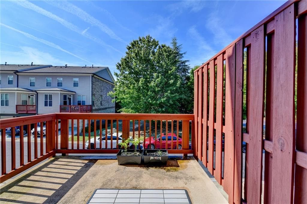3 bedroom, 4 bathroom, 1,920 sq ft townhouse for sale at 4244 Tacoma Trace, Suwanee, GA 30024 — photo 4