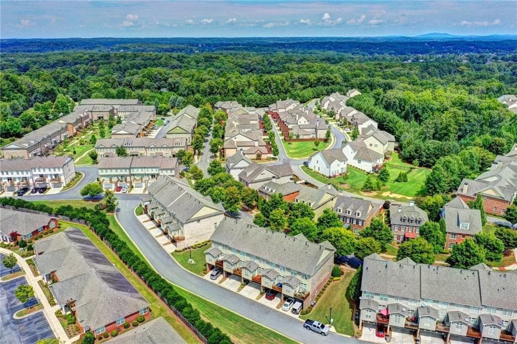 3 bedroom, 4 bathroom, 1,920 sq ft townhouse for sale at 4244 Tacoma Trace, Suwanee, GA 30024 — photo 6