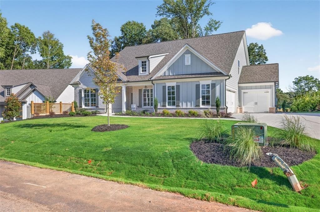 4 bedroom, 3 bathroom, 2,542 sq ft single family residence for sale at 4771 E Reed Road, Gainesville, GA 30507 — photo 3
