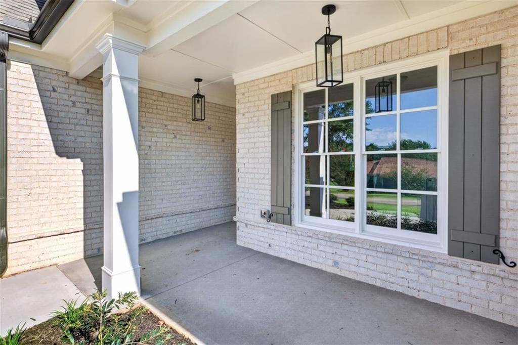 4 bedroom, 3 bathroom, 2,542 sq ft single family residence for sale at 4771 E Reed Road, Gainesville, GA 30507 — photo 4