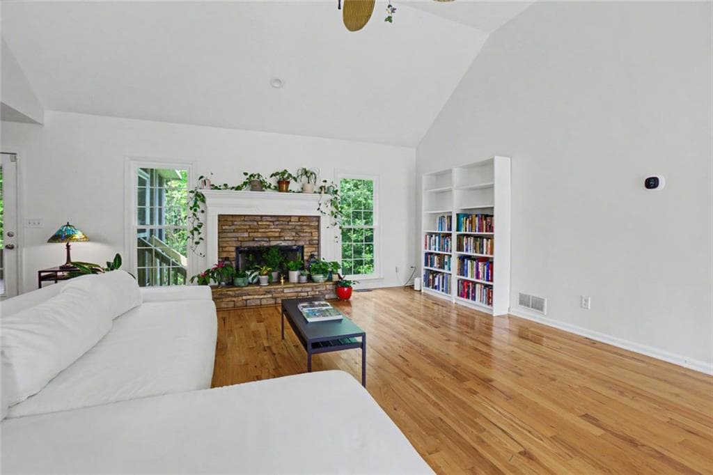 4 bedroom, 3 bathroom, 3,082 sq ft single family residence for sale at 5196 Proctor Landing Road, Acworth, GA 30101 — photo 9