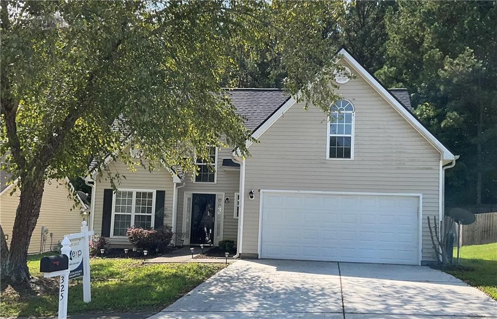 3 bedroom, 3 bathroom, 1,542 sq ft single family residence for sale at 325 Buffington Drive, Union City, GA 30291
