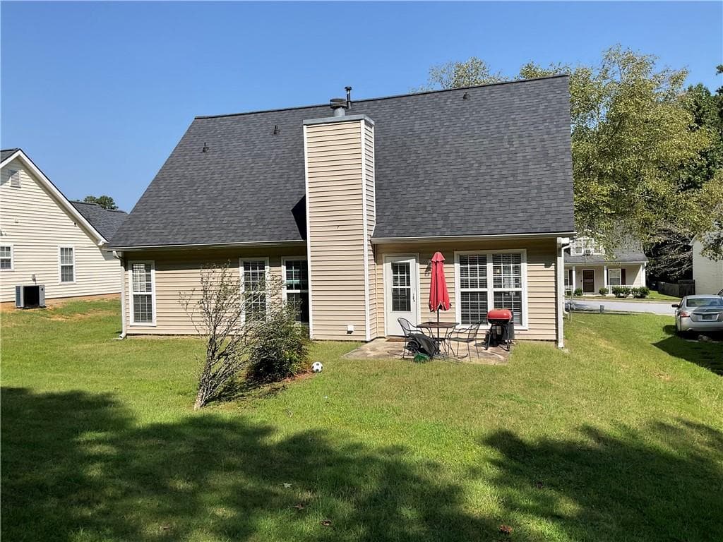 3 bedroom, 3 bathroom, 1,542 sq ft single family residence for sale at 325 Buffington Drive, Union City, GA 30291 — photo 2