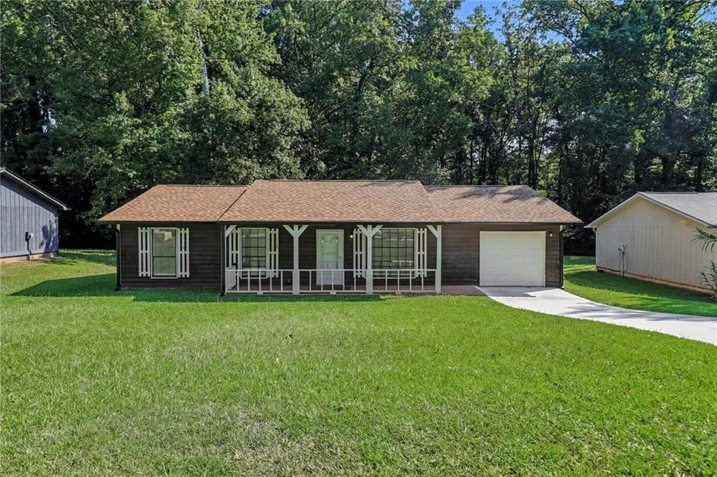 3 bedroom, 2 bathroom, 1,260 sq ft single family residence for sale at 8220 Englewood Trail, Riverdale, GA 30274