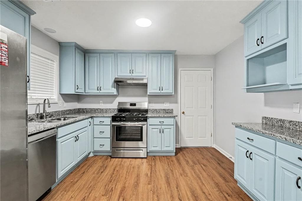 3 bedroom, 2 bathroom, 1,260 sq ft single family residence for sale at 8220 Englewood Trail, Riverdale, GA 30274 — photo 4