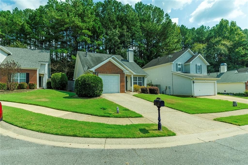 2 bedroom, 2 bathroom, 1,099 sq ft single family residence for sale at 216 Park Place, Woodstock, GA 30189 — photo 3