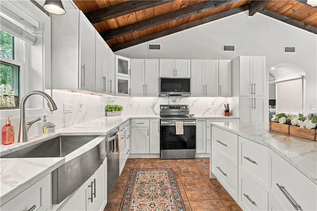 2 bedroom, 1 bathroom, 1,269 sq ft single family residence for sale at 5945 Virginia Drive, Cumming, GA 30041 — photo 7