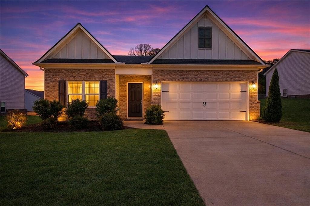 3 bedroom, 2 bathroom, 1,598 sq ft single family residence for sale at 176 Innis Brook Circle, Cartersville, GA 30120 — photo 2