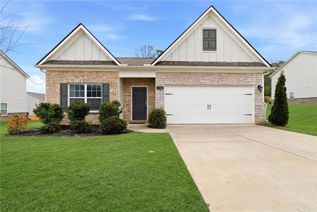 3 bedroom, 2 bathroom, 1,598 sq ft single family residence for sale at 176 Innis Brook Circle, Cartersville, GA 30120 — photo 3