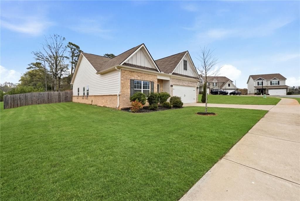 3 bedroom, 2 bathroom, 1,598 sq ft single family residence for sale at 176 Innis Brook Circle, Cartersville, GA 30120 — photo 6