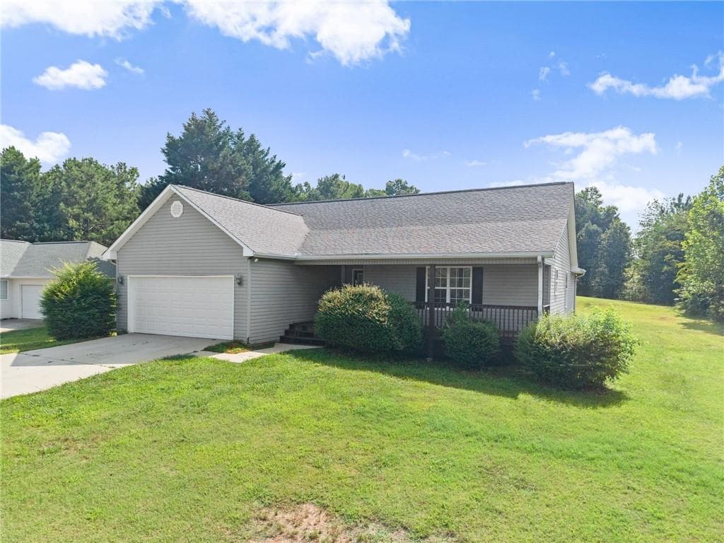 3 bedroom, 2 bathroom, 1,325 sq ft single family residence for sale at 83 Ash Wood Lane, Cleveland, GA 30528 — photo 3