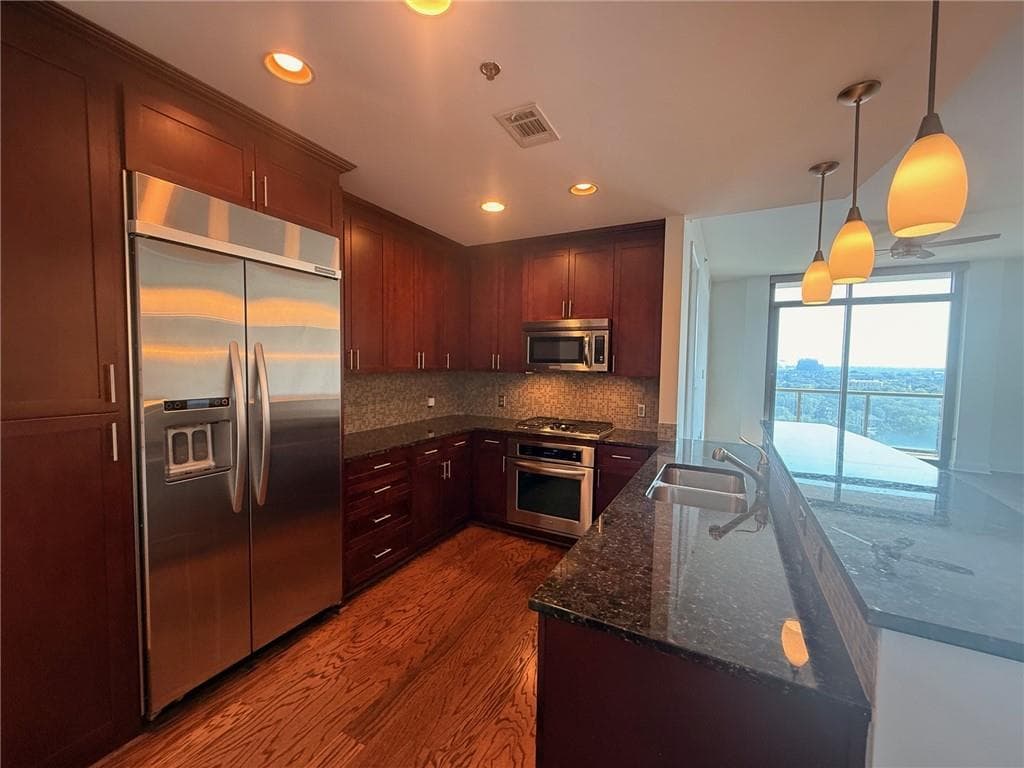 1 bedroom, 2 bathroom, 1,244 sq ft condominium for sale at 270 17th Street 2207, Atlanta, GA 30363 — photo 3