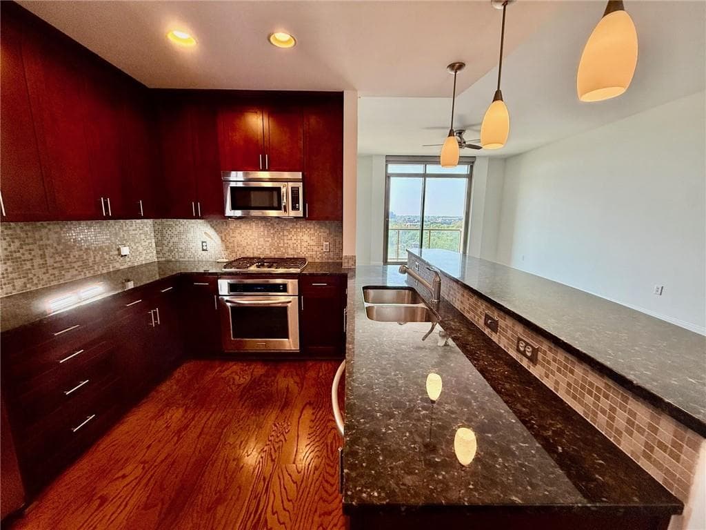 1 bedroom, 2 bathroom, 1,244 sq ft condominium for sale at 270 17th Street 2207, Atlanta, GA 30363 — photo 5