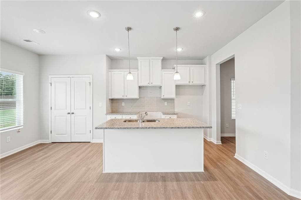 3 bedroom, 3 bathroom, 2,130 sq ft single family residence for sale at 5824 Maddox Road, Morrow, GA 30260 — photo 7