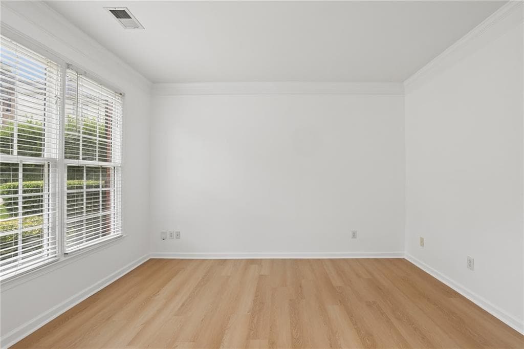 4 bedroom, 3 bathroom, 2,444 sq ft single family residence for sale at 6010 Hampton Bluff Way, Roswell, GA 30075 — photo 9