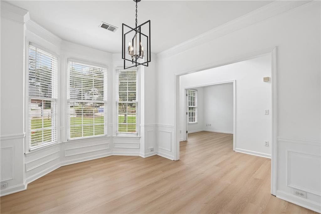 4 bedroom, 3 bathroom, 2,444 sq ft single family residence for sale at 6010 Hampton Bluff Way, Roswell, GA 30075 — photo 3