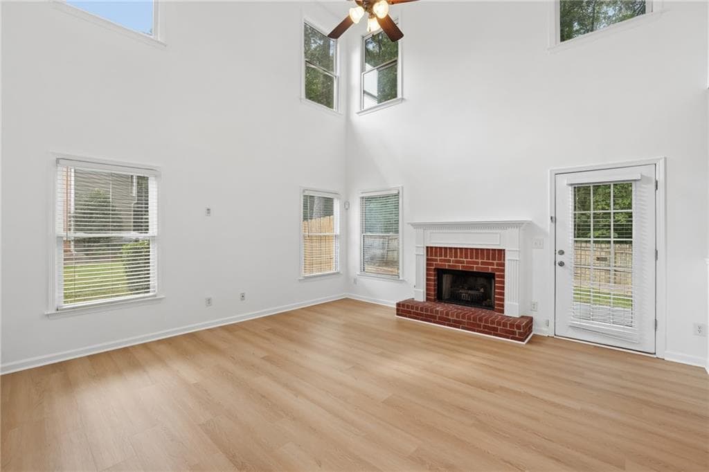 4 bedroom, 3 bathroom, 2,444 sq ft single family residence for sale at 6010 Hampton Bluff Way, Roswell, GA 30075 — photo 4