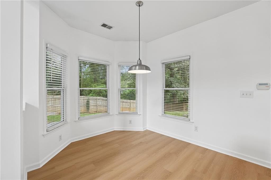 4 bedroom, 3 bathroom, 2,444 sq ft single family residence for sale at 6010 Hampton Bluff Way, Roswell, GA 30075 — photo 8