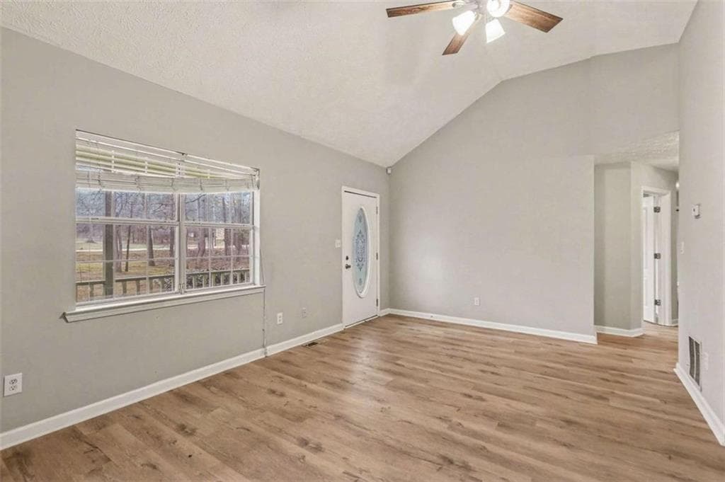 4 bedroom, 2 bathroom, 1,919 sq ft single family residence for sale at 253 Ruth Drive, Newnan, GA 30265 — photo 5
