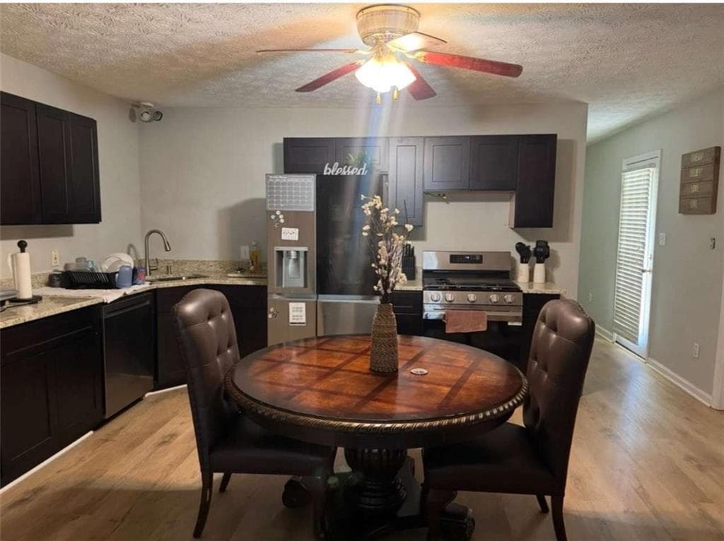 4 bedroom, 2 bathroom, 1,919 sq ft single family residence for sale at 253 Ruth Drive, Newnan, GA 30265 — photo 8