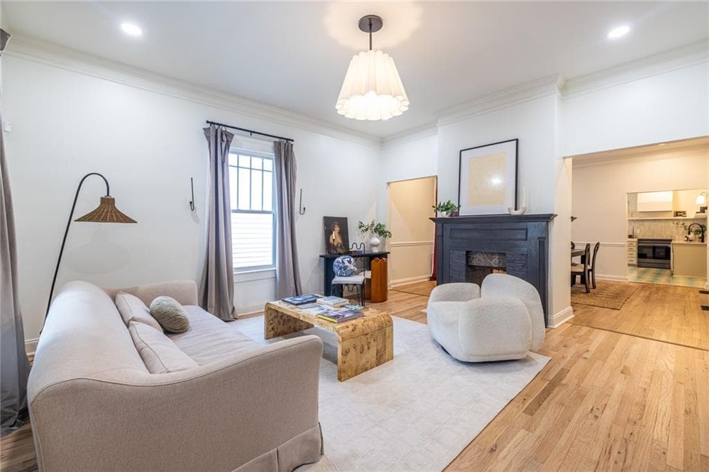 3 bedroom, 2 bathroom, 1,680 sq ft single family residence for sale at 908 Oakhill Avenue, Atlanta, GA 30310 — photo 4