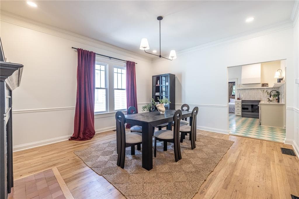 3 bedroom, 2 bathroom, 1,680 sq ft single family residence for sale at 908 Oakhill Avenue, Atlanta, GA 30310 — photo 7