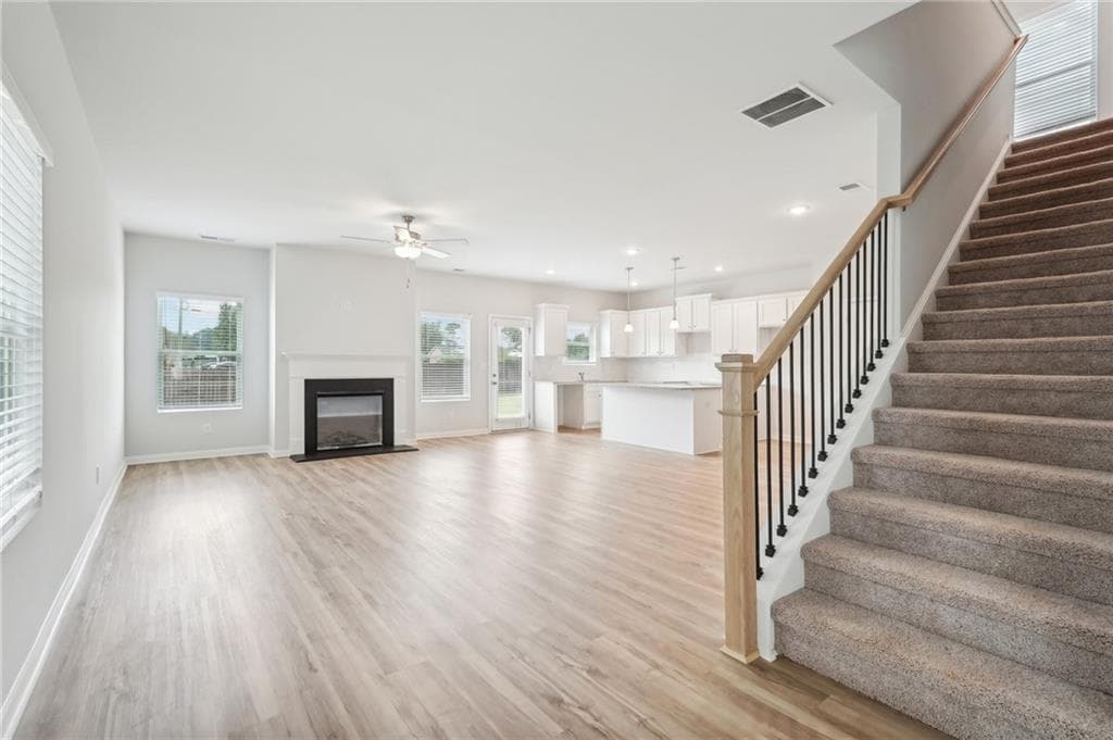 3 bedroom, 3 bathroom, 2,084 sq ft single family residence for sale at 5832 Maddox Road, Morrow, GA 30260 — photo 3