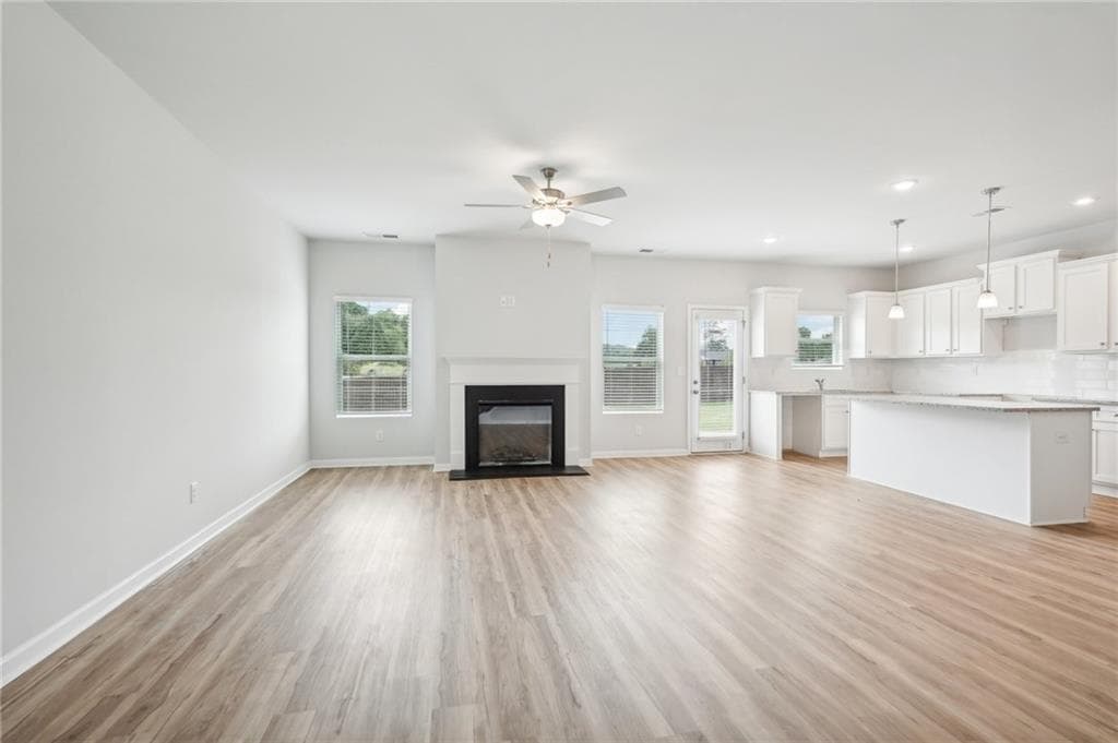 3 bedroom, 3 bathroom, 2,084 sq ft single family residence for sale at 5832 Maddox Road, Morrow, GA 30260 — photo 5