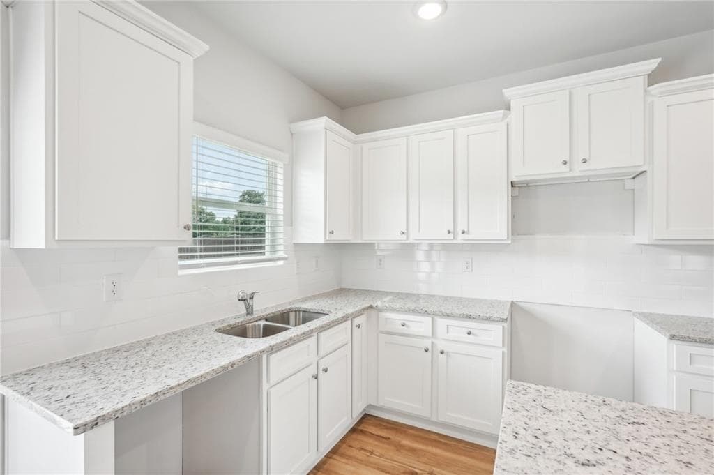 3 bedroom, 3 bathroom, 2,084 sq ft single family residence for sale at 5832 Maddox Road, Morrow, GA 30260 — photo 10