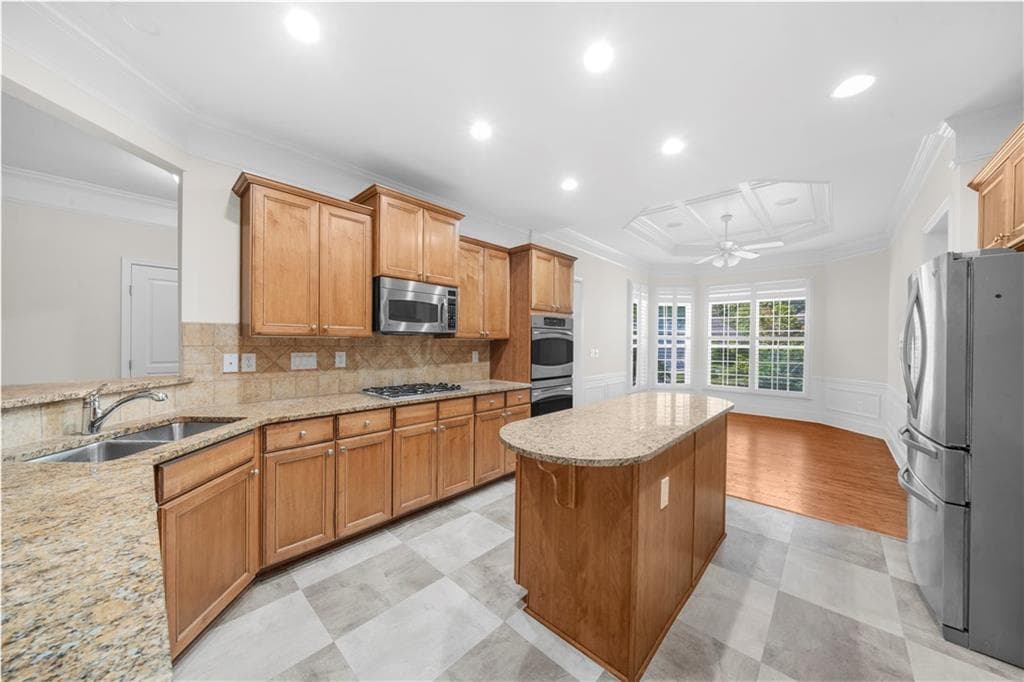3 bedroom, 3 bathroom, 2,539 sq ft single family residence for sale at 6585 Vickery Post Lane, Cumming, GA 30040 — photo 5