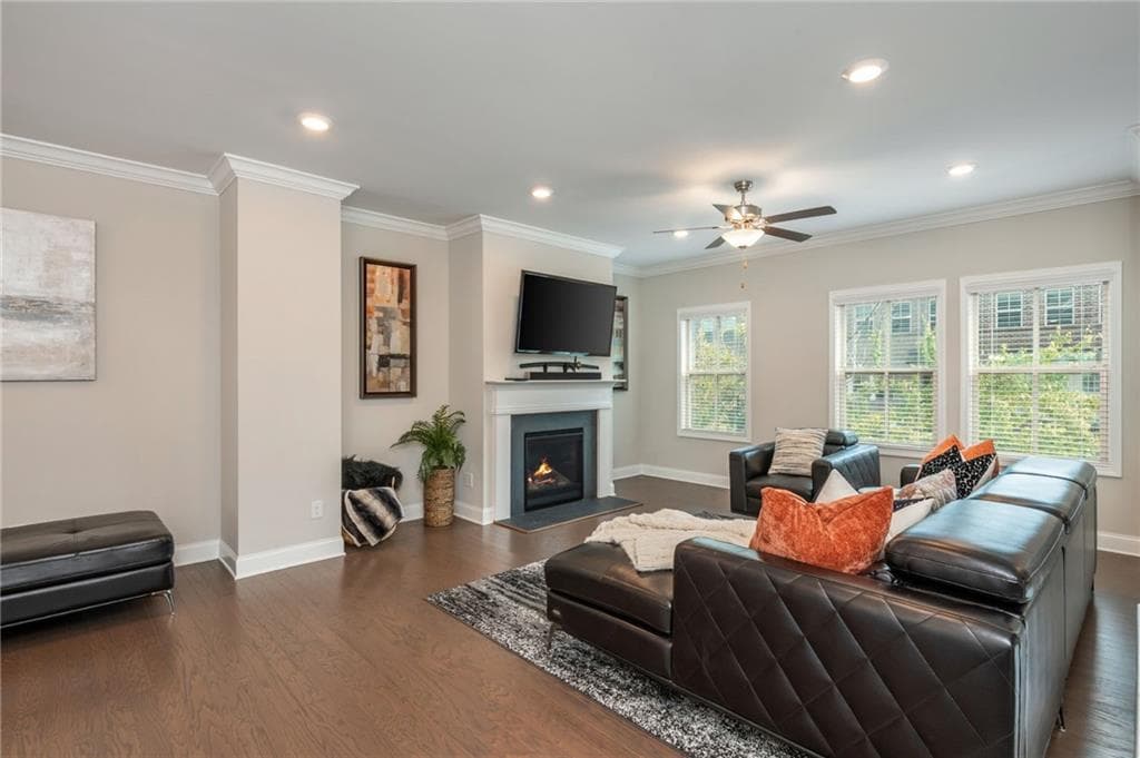 4 bedroom, 4 bathroom, 2,424 sq ft townhouse for sale at 502 Via Secco Lane, Suwanee, GA 30024 — photo 9