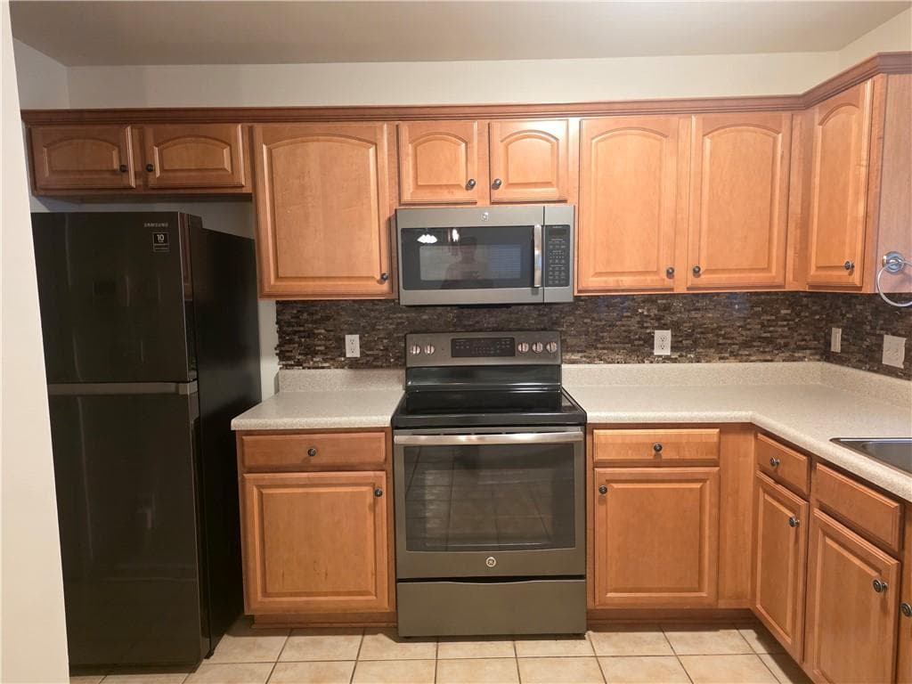 2 bedroom, 3 bathroom, 1,234 sq ft single family residence for rent at 411 Chatooga Lane, Woodstock, GA 30188 for $1,900 a month — photo 7