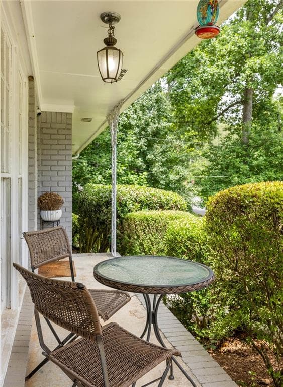 3 bedroom, 2 bathroom, 1,127 sq ft single family residence for sale at 3472 Kenland Road, Smyrna, GA 30082 — photo 3