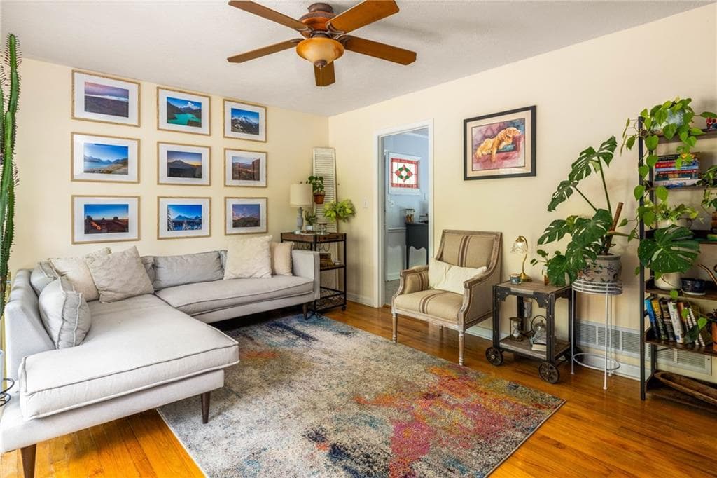 3 bedroom, 2 bathroom, 1,127 sq ft single family residence for sale at 3472 Kenland Road, Smyrna, GA 30082 — photo 4