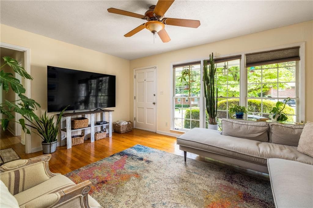 3 bedroom, 2 bathroom, 1,127 sq ft single family residence for sale at 3472 Kenland Road, Smyrna, GA 30082 — photo 6