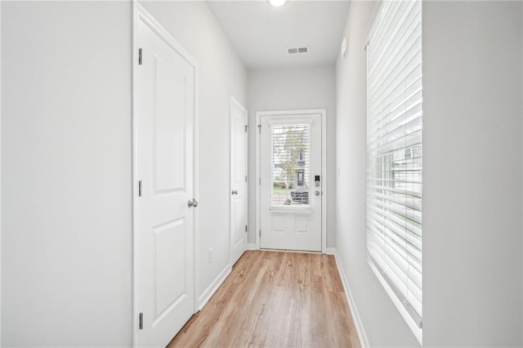 3 bedroom, 3 bathroom, 2,084 sq ft single family residence for sale at 5840 Maddox Road, Morrow, GA 30260 — photo 2
