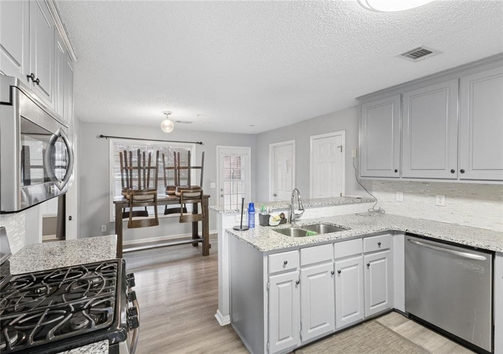 3 bedroom, 2 bathroom, 1,946 sq ft single family residence for sale at 1435 Elena Drive, Mcdonough, GA 30253 — photo 10