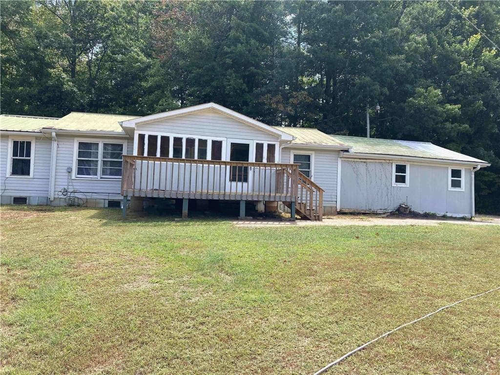 3 bedroom, 2 bathroom, 1,644 sq ft single family residence for rent at 1047 Horton Road, Dahlonega, GA 30533 for $1,500 a month — photo 3