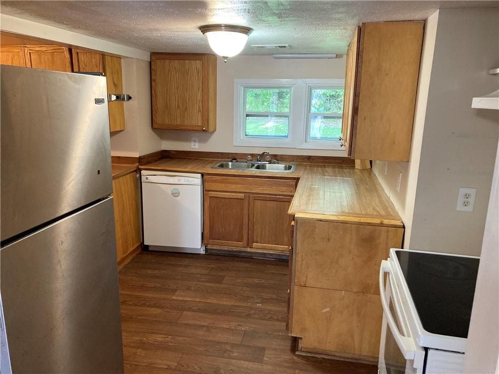 3 bedroom, 2 bathroom, 1,644 sq ft single family residence for rent at 1047 Horton Road, Dahlonega, GA 30533 for $1,500 a month — photo 9