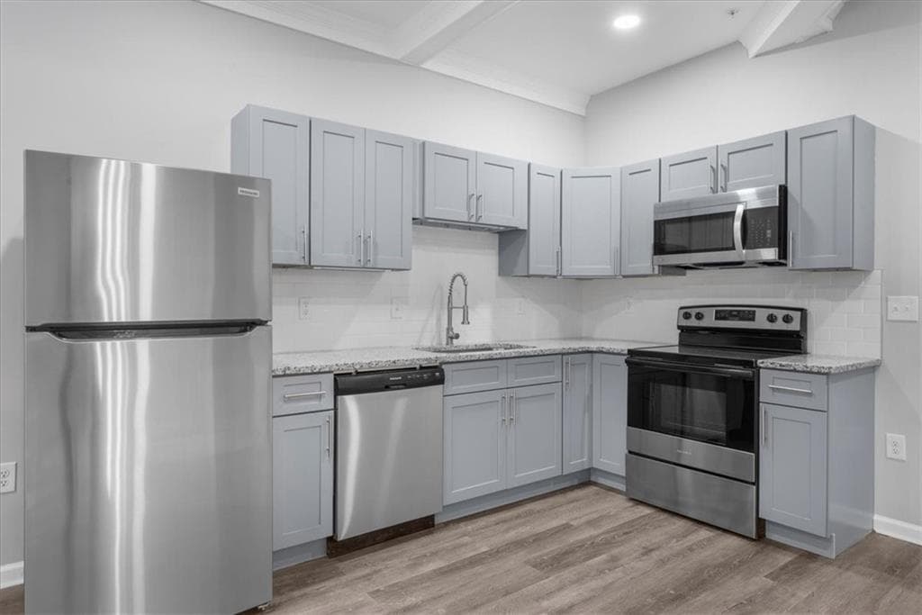 1 bedroom, 1 bathroom, 900 sq ft apartment for rent at 5399 Northland Drive 402, Sandy Springs, GA 30342 for $1,900 a month — photo 2