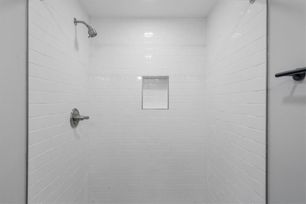 1 bedroom, 1 bathroom, 900 sq ft apartment for rent at 5399 Northland Drive 402, Sandy Springs, GA 30342 for $1,900 a month — photo 9