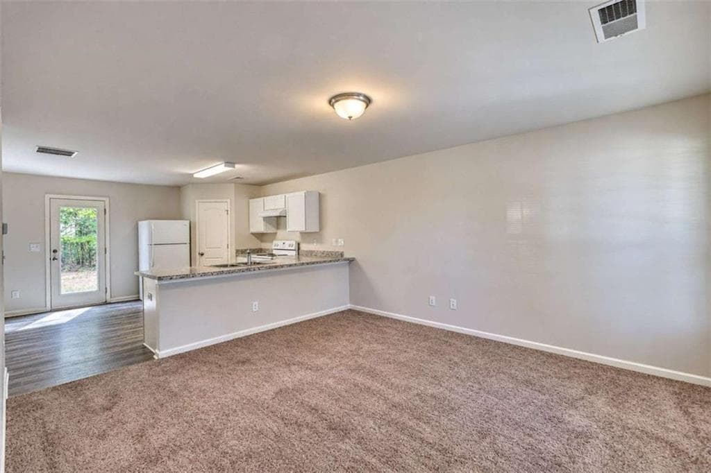 4 bedroom, 3 bathroom, 2,323 sq ft single family residence for sale at 781 Dove Tree Lane, Social Circle, GA 30025 — photo 5